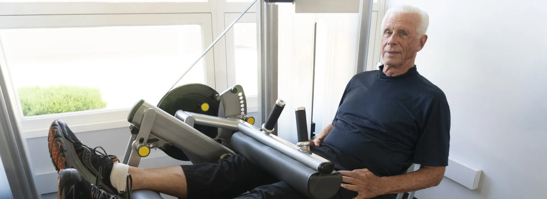 SW-WeightRoomLegPress