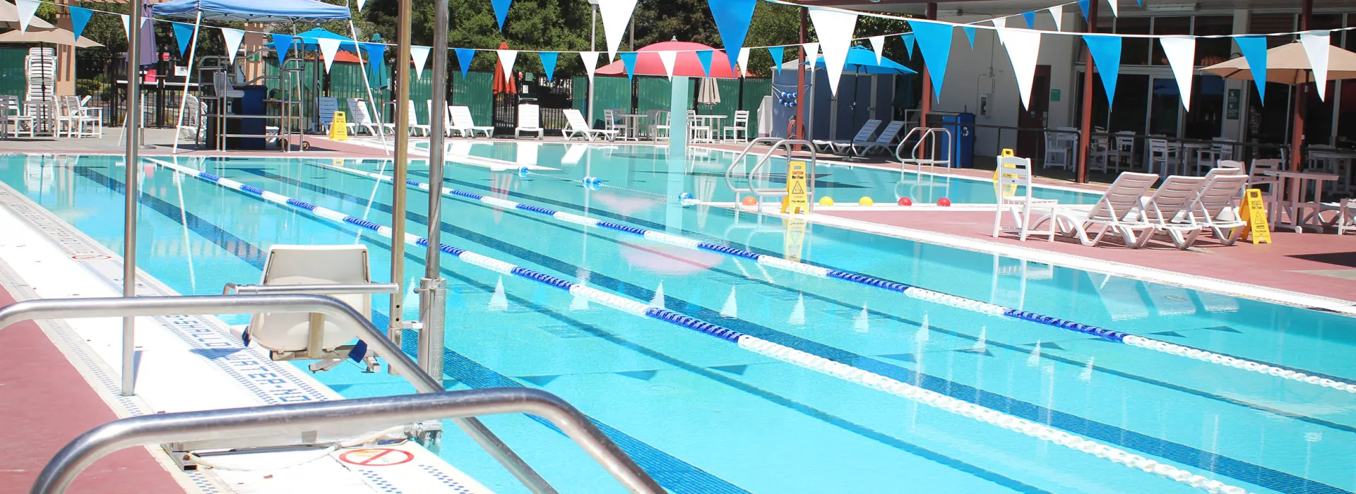 Central outdoor pool