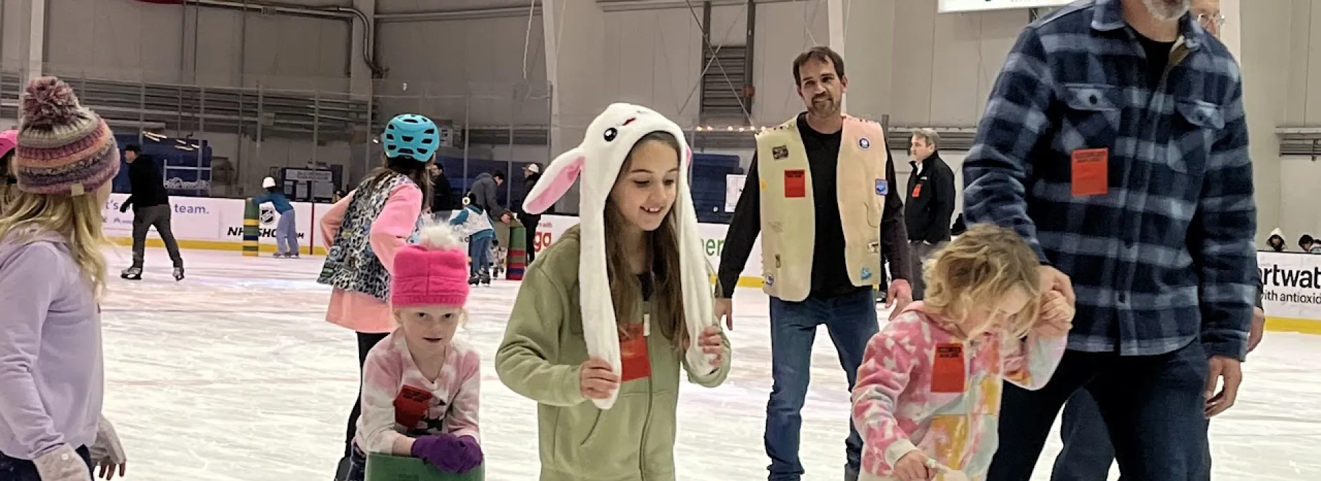 father daughter ice skating